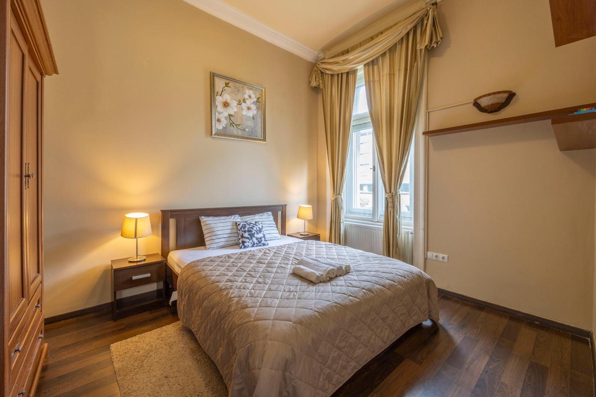 Warm & Cozy Central Home By Anna Budapest Esterno foto